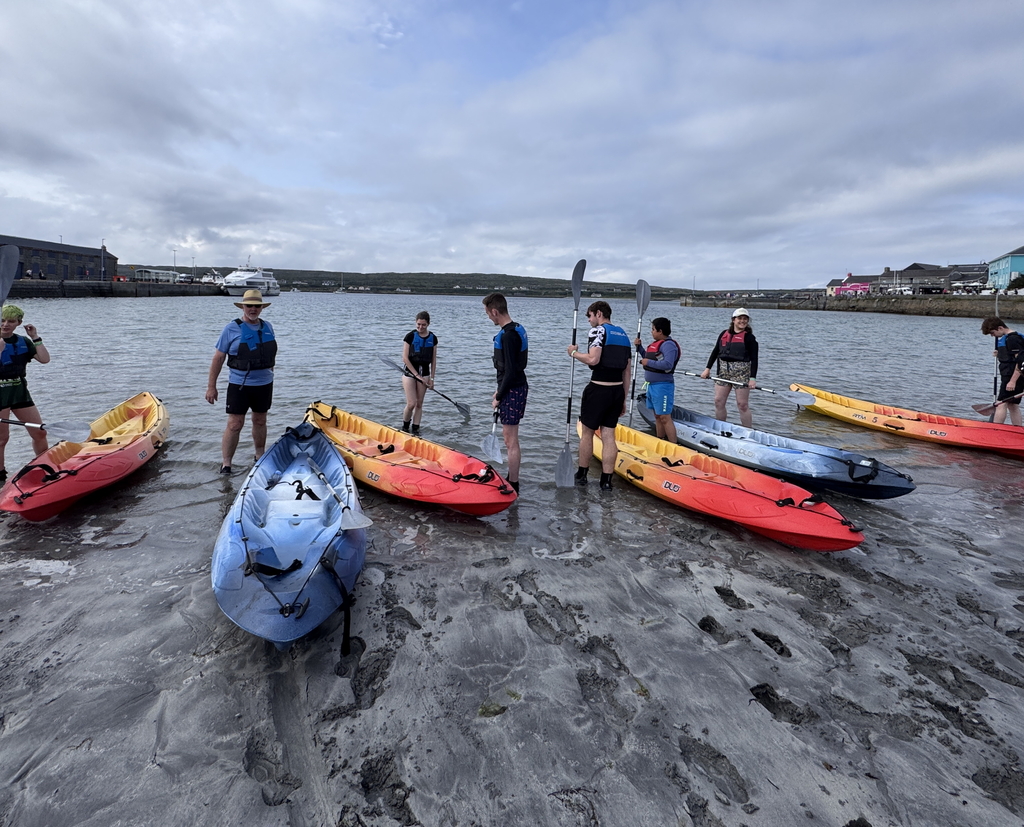 group of students getting ready for kayaking adventure in Inishmore